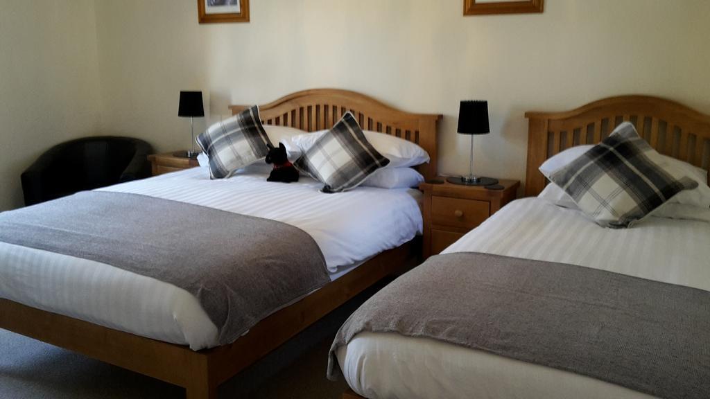 Ben Nevis Guest House ฟอร์ตวิลเลียม ภายนอก รูปภาพ