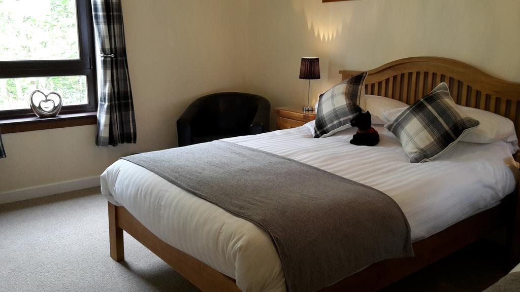 Ben Nevis Guest House ฟอร์ตวิลเลียม ภายนอก รูปภาพ