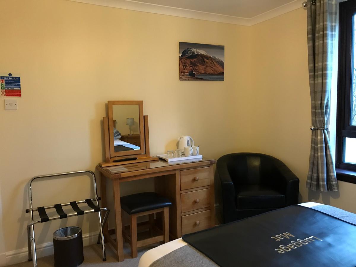 Ben Nevis Guest House ฟอร์ตวิลเลียม ภายนอก รูปภาพ